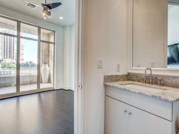 2555 North Pearl Street, Unit 303 Dallas, TX 75201 17