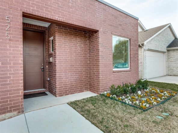 525 Mimosa St Irving, TX 75061 4