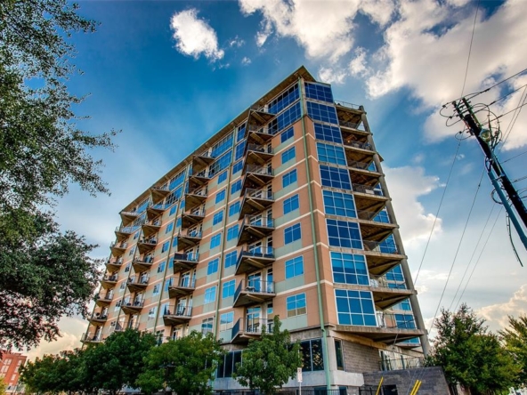 1001 Belleview Street, Unit 602 Dallas, TX 75215 24