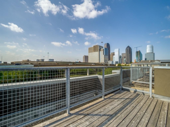 2111 Clark Street, Unit A Dallas, TX 75204 23