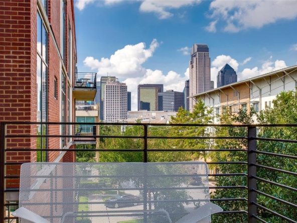 3030 Bryan Street, Unit 305 Dallas, TX 75204 28