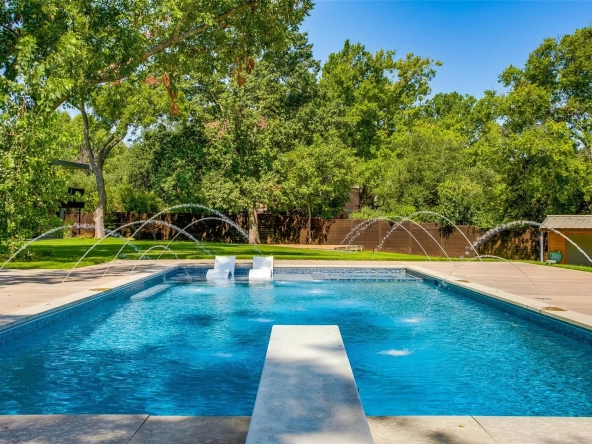 4231 W Lawther Dr, Dallas, TX 75214 34