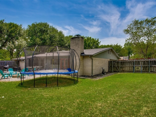 11049 Fern Hollow Dr, Dallas, TX 75238 37