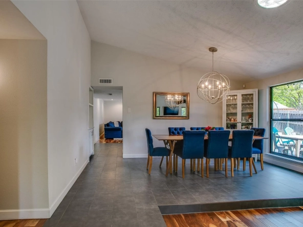 11049 Fern Hollow Dr, Dallas, TX 75238 4