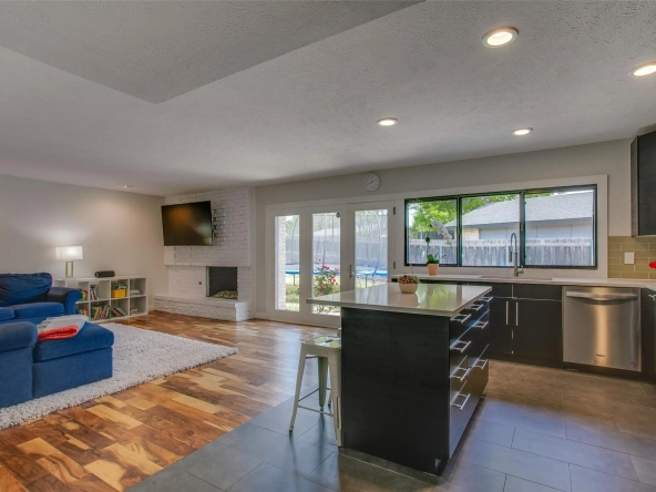 11049 Fern Hollow Dr, Dallas, TX 75238 9