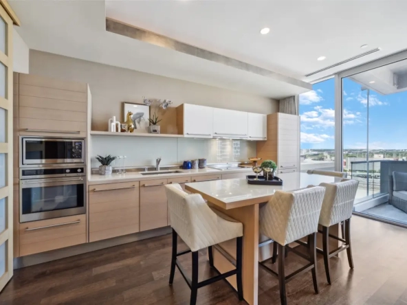 2408 Victory Park Lane #1031Dallas, TX 75219 3
