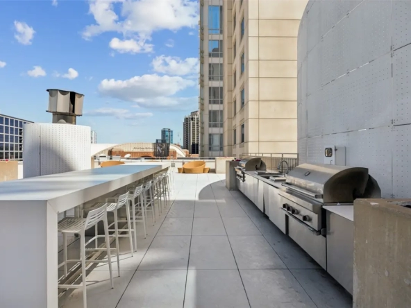 2408 Victory Park Lane #1031Dallas, TX 75219 32