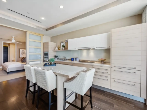 2408 Victory Park Lane #1031Dallas, TX 75219 4