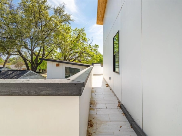528 Bondstone Dr Dallas, TX 75218 40