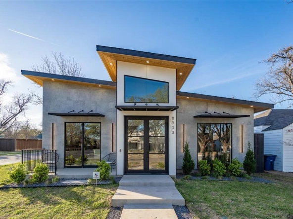 8903 Forest Hills Blvd Dallas, TX 75218